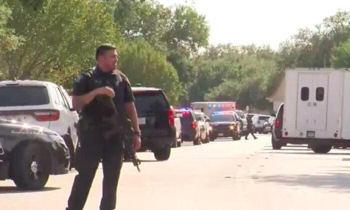 Hostage Situation After Texas Officers Shot Ends Peacefully