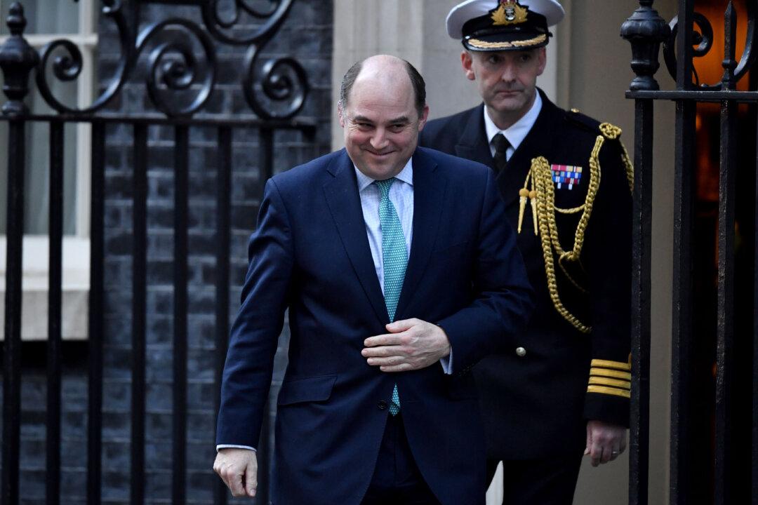 UK Defence Secretary Promises 2 Ships to Protect Underwater Cables