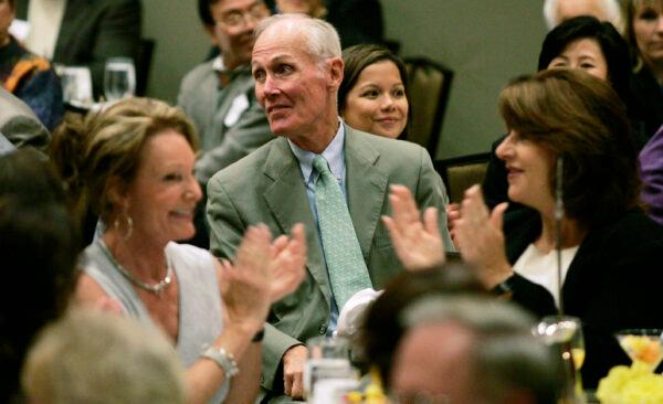 In this Aug. 30, 2006, file photo, former Republican Sen. Slade Gorton, center, is introduced at a fundraiser for Republican Senate candidate Mike McGavick in Bellevue, Wash. Gorton, who served in the Washington Legislature, and as state attorney general before he became a three-term U.S. senator, has died. He was 92. (Ted S. Warren/AP Photo/File)