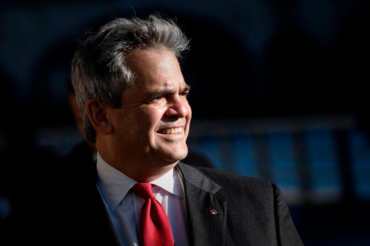 Austin Mayor Steve Adler during a trip to Paris in October 2017. (Philippe Lopez/AFP via Getty Images)