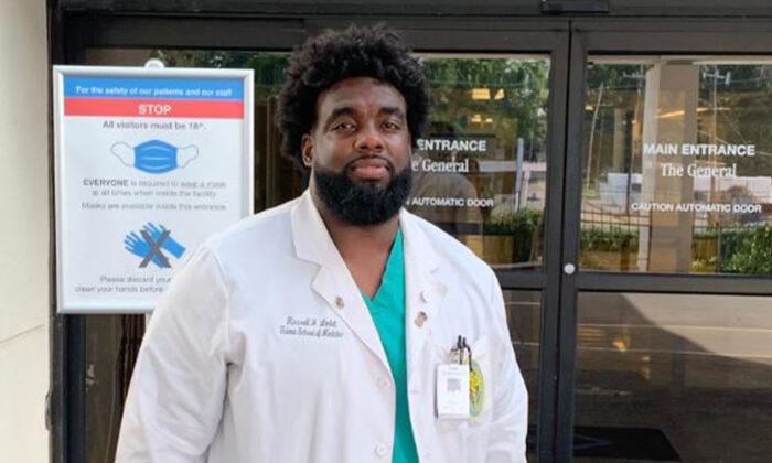 Former Security Guard at a Hospital Returns to Work on the Front Lines as a Medical Student