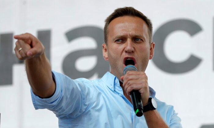 Russia Allows Gravely Ill Kremlin Critic Navalny to Be Airlifted to Germany