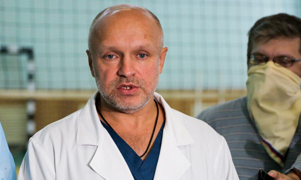 Anatoly Kalinichenko, deputy chief doctor of the Omsk Ambulance Hospital No. 1, intensive care unit where Alexei Navalny was hospitalized speaks to the media in Omsk, Russia, on Aug. 21, 2020. (Evgeniy Sofiychuk/ AP Photo)