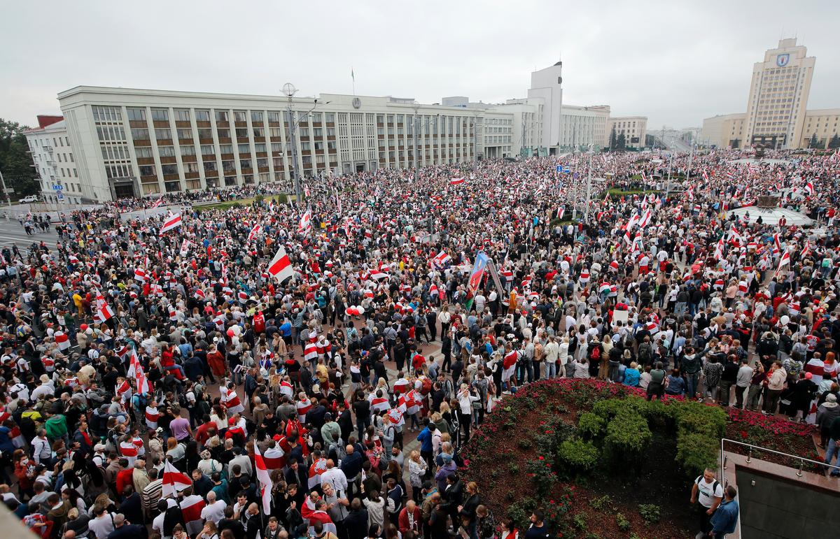 Vast Protest in Minsk Keeps Pressure on Belarus President