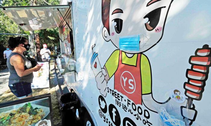 Food Trucks Hit by Lockdown Measures Find New Foodies in Suburban Neighborhoods