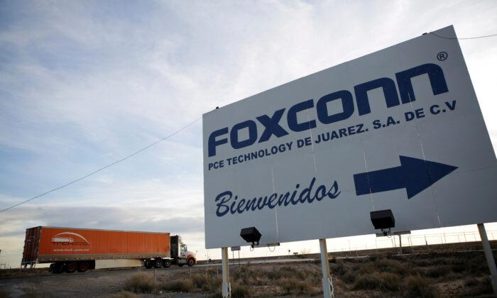 Foxconn, Other Asian Firms Consider Mexico Factories as China Risks Grow