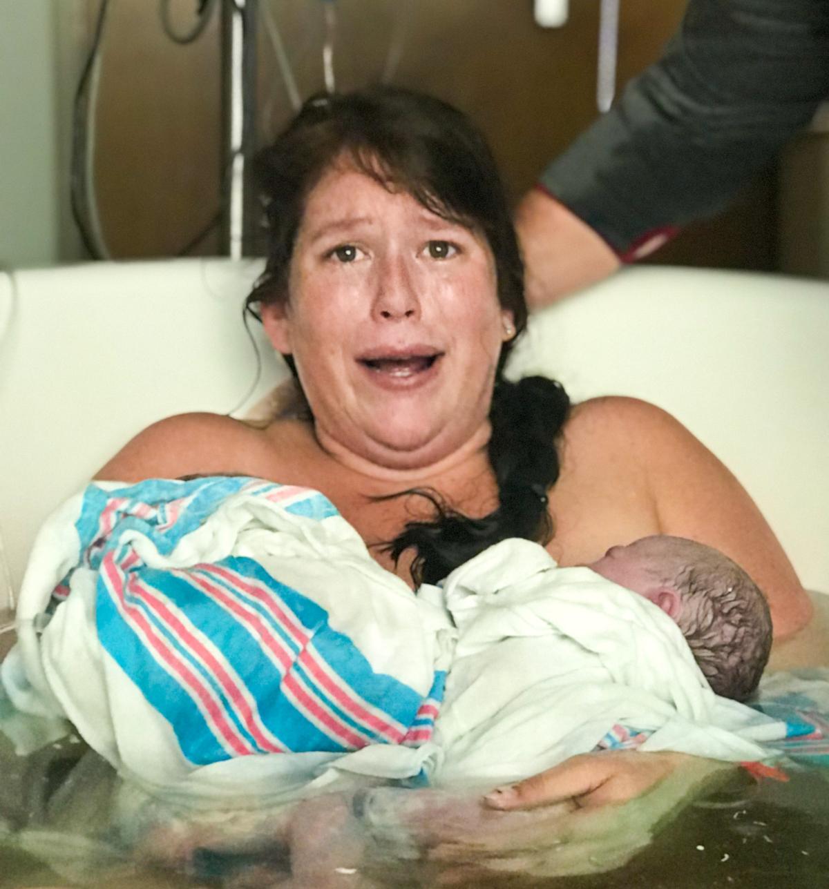 Lyndsey Altice gives birth to a surprise twin. (Caters News)