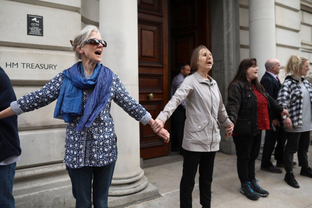Policing Extinction Rebellion Protests Has Cost Over £50 Million: Met Police
