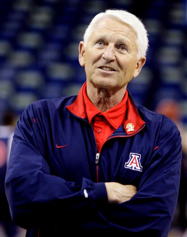 Arizona coach Lute Olson watches his team practice for the NCAA Midwest Regional basketball tournament in New Orleans, La., on March 15, 2007. (Alex Brandon/AP Photo, File)