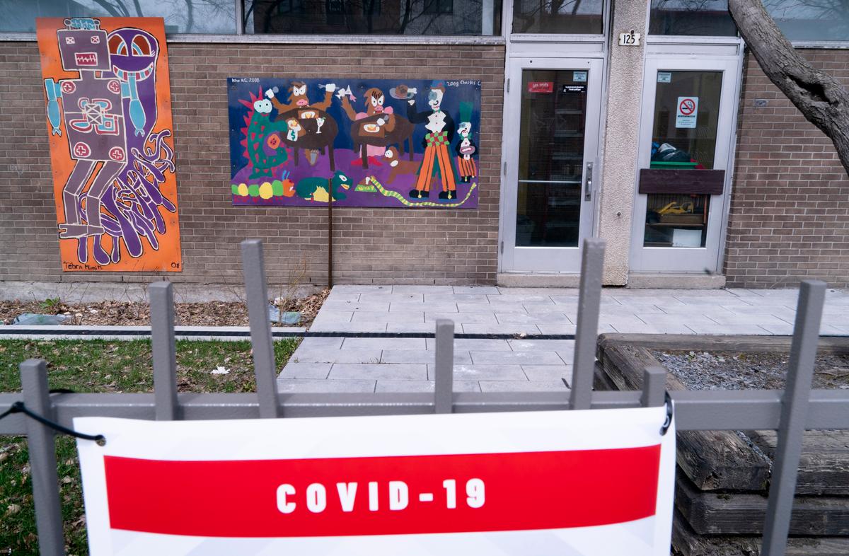 2 Quebec Teachers Test Positive for COVID-19, 20 in Quarantine