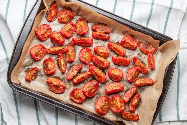 If you don't have access to a covered patio for sun-drying, you can dry fruits and vegetables with baking sheets and an oven. (Eduard Zhukov/Shutterstock) or (MsDianaZ/Shutterstock)