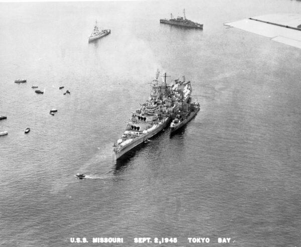 An aerial photo of USS Missouri taken during the surrender ceremony. (National Museum of the Pacific War)