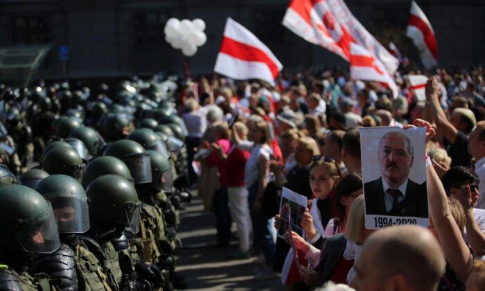 Protesters Crowd Minsk as Belarus Leader Gets Birthday Call From Putin