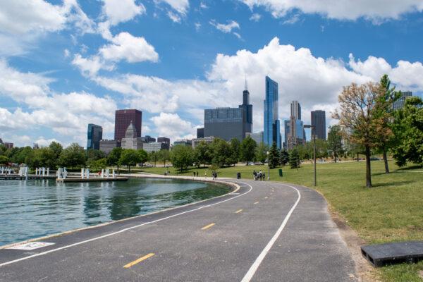 Lakefront Trail, Chicago. (Adriana.Macias/Shutterstock)