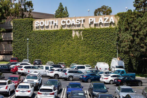 The parking lot of South Coast Plaza is full on the first day the mall reopened, as COVID-related restrictions eased, in Costa Mesa, Calif., on Aug. 31, 2020. (John Fredricks/The Epoch Times)