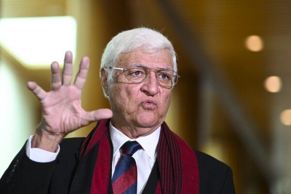 Independent MP Bob Katter speaks to the media during a press conference at Parliament House in Canberra on Aug. 31, 2020. (AAP Image/Lukas Coch) NO ARCHIVING