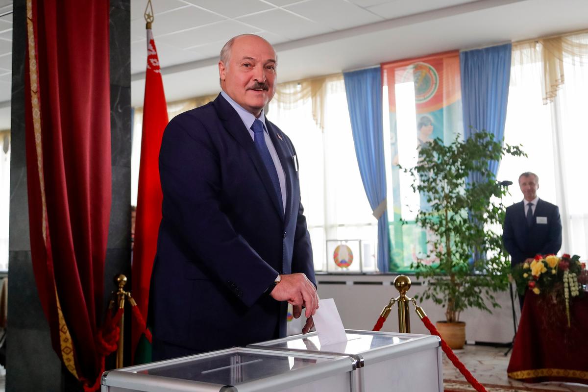 Belarus Poll Workers Describe Fraud in Aug. 9 Election