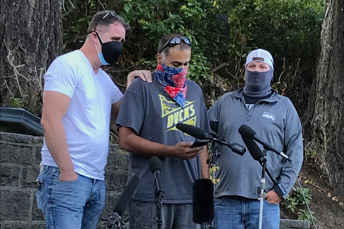 Luke Carrillo (C) speaks about Aaron Danielson at a news conference in Portland, Ore., on Aug. 31, 2020. (Aron Ranen/AP Photo)