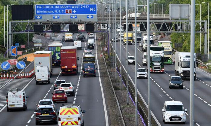 Shapps: ‘Dynamic’ Hard Shoulders on UK Smart Motorways ‘Insane’ and Confusing to Drivers