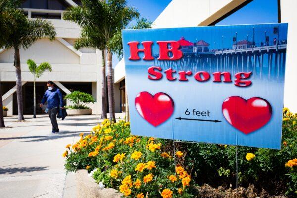 A sign outside of City Hall in Huntington Beach, Calif., on Sept. 29, 2020. (John Fredricks/The Epoch Times)