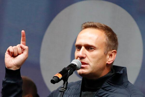  Russian opposition leader Alexei Navalny speaks during a rally to support political prisoners in Moscow on Sept. 29, 2019. (Dmitri Lovetsky/AP Photo)