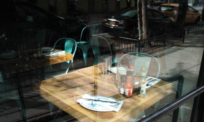 Nearly 90% of NYC Eateries, Bars Couldn’t Pay Last Month’s Rent in Full Amid COVID Regulations