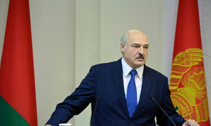 Belarusian Leader Set to Visit Russia as Protests Continue