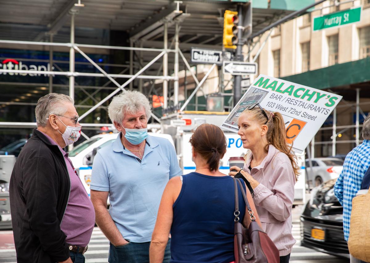 Restaurant owners take part in a protest against lockdown restrictions for restaurants near City Hall in New York City, N.Y., on Sept. 14, 2020. (Chung I Ho/The Epoch Times)