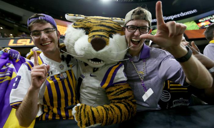 LSU to Prioritize Football Tickets for Students Who Get Tested for COVID-19