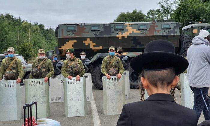 Ukraine Urges Jewish Pilgrims Stuck at Border to Turn Back