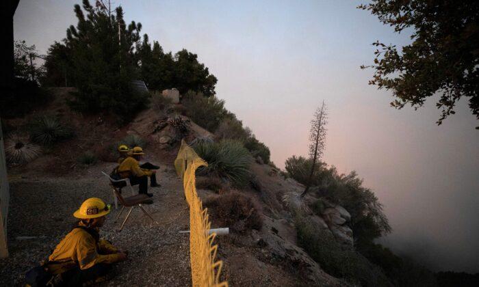 Oregon Governor Seeks More Federal Help as Wildfires Burn in US West