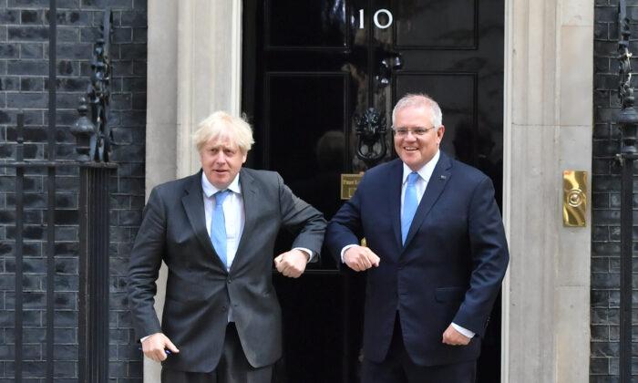 Australia-UK Deepen Security Ties, Welcome AUKUS Progress