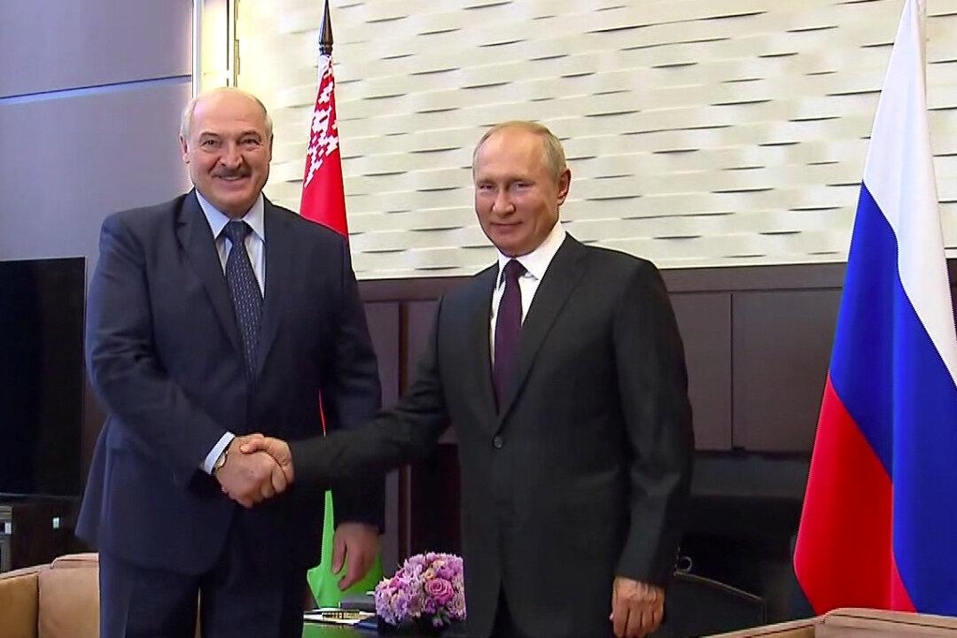 Belarusian Leader Says He Asked Putin for Weapons