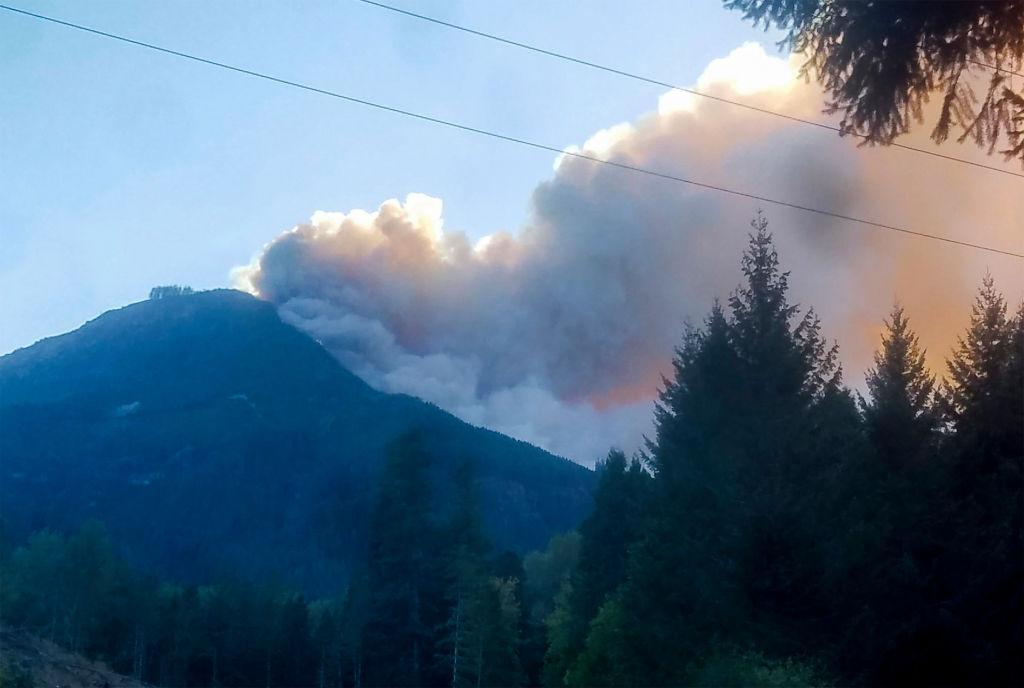 The Holiday Farm fire is seen burning in the mountains around McKenzie Bridge, Oregon, on Sept. 9, 2020.  (TYEE BURWELL/AFP via Getty Images)
