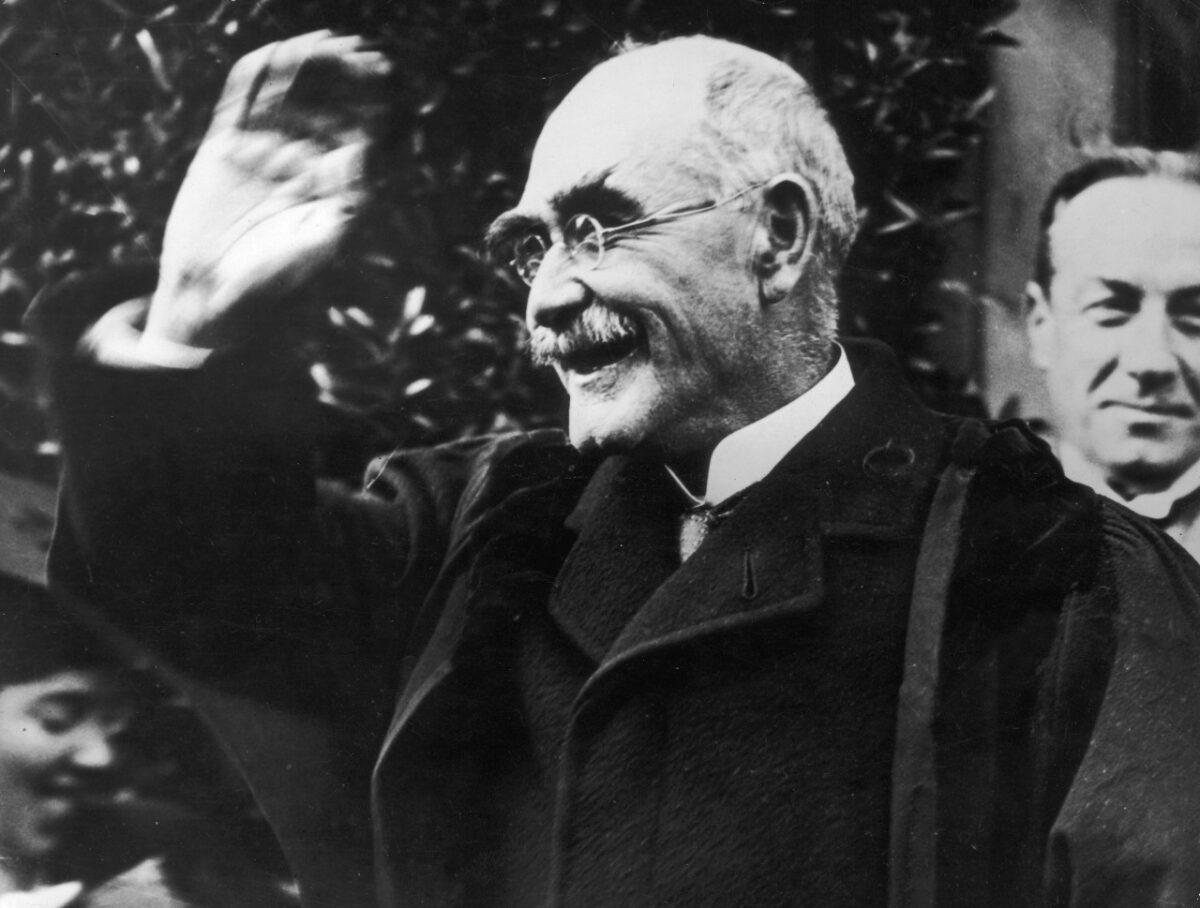 Author Rudyard Kipling (1865–1936) smiling in acknowledgment of his appointment as Rector of the University of St Andrews, Scotland, in October 1923. British Prime Minister Stanley Baldwin (1867–1947) can be seen over his shoulder. (Topical Press Agency/Getty Images)