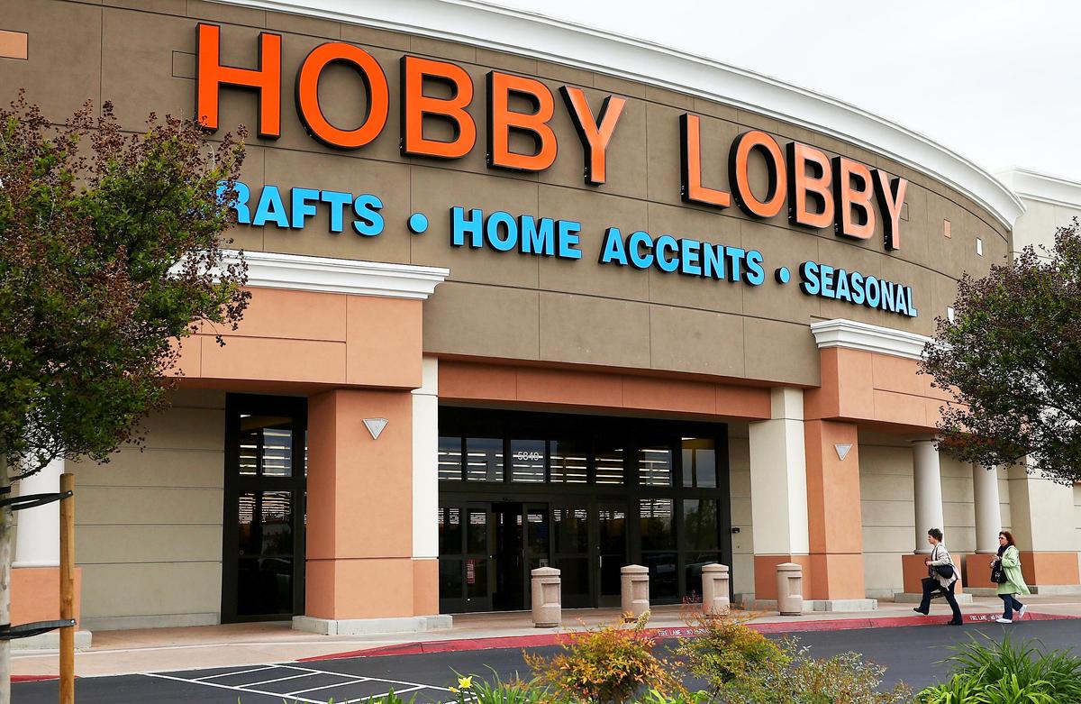  Customers enter a Hobby Lobby store on March 25, 2014 in Antioch, Calif. (Justin Sullivan/Getty Images)