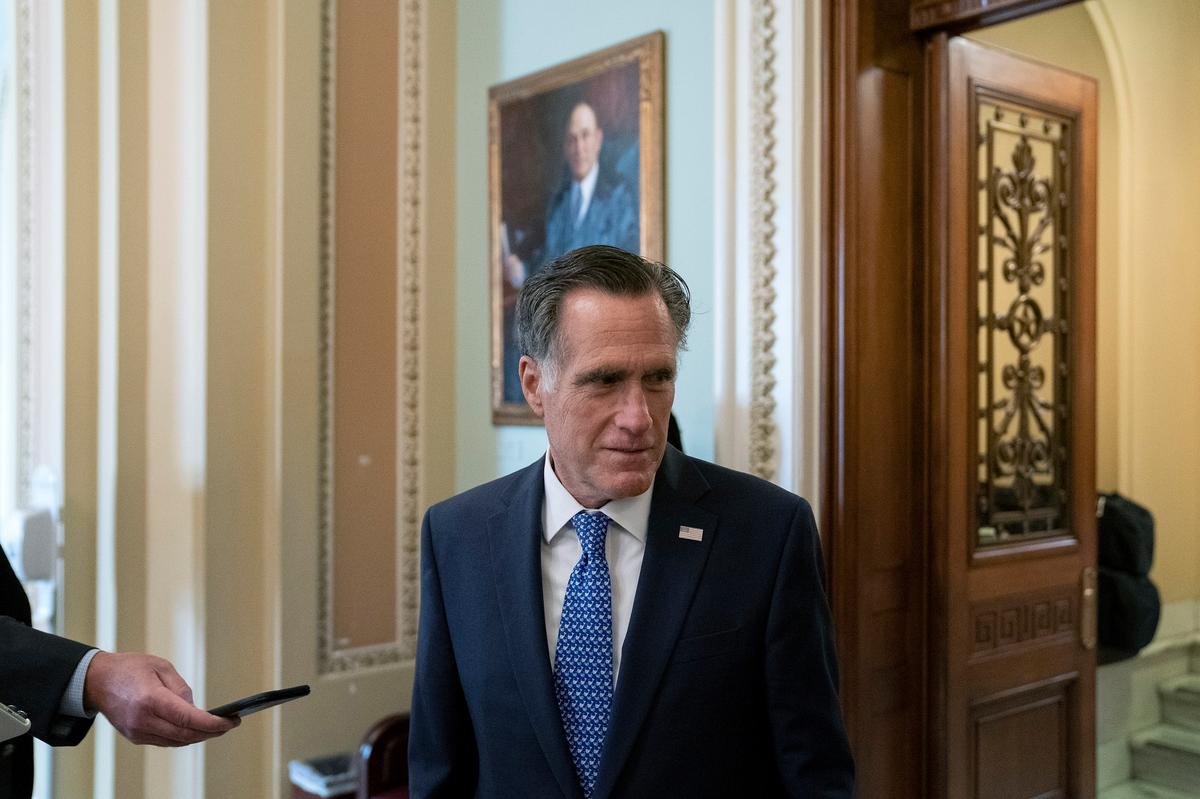 Romney Supports Senate Vote on Trump Supreme Court Nominee