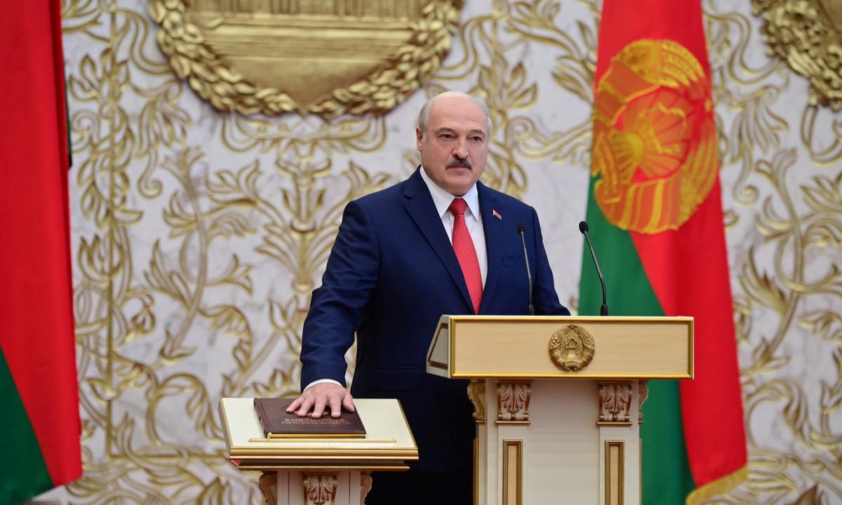 Lukashenko Abruptly Sworn In, Belarus Opposition Calls for More Protests