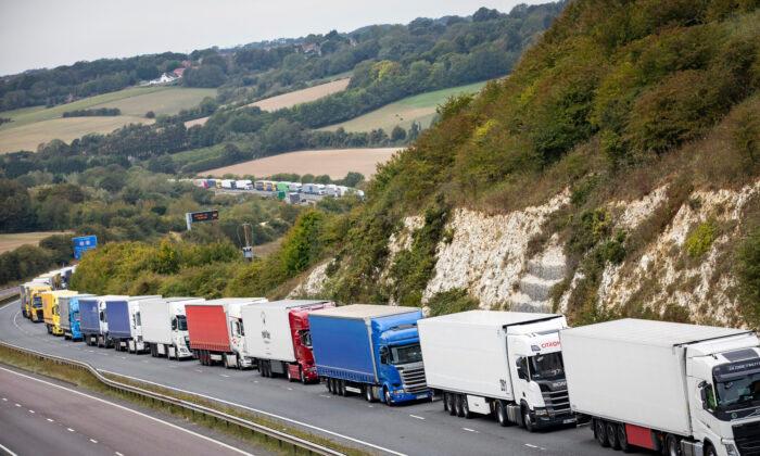 UK Says No-Deal Brexit Could See 7,000-Truck Border Queues
