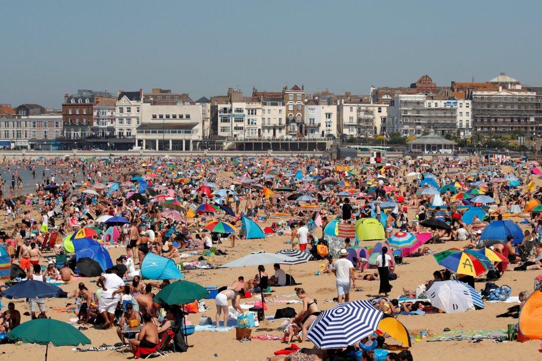 Over 80 Percent of Britons Not Heeding Covid-19 Self-Isolation Rules, Study Finds