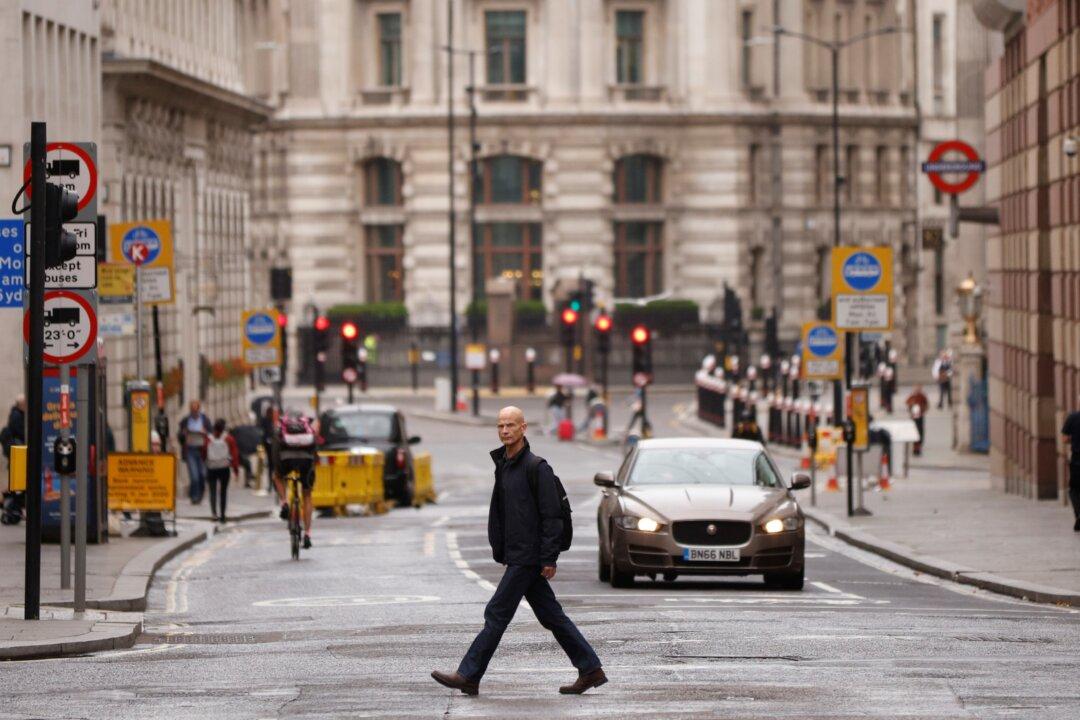 London to Move to Tier 2 Restrictions at Midnight on Friday