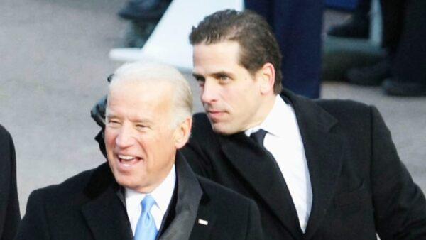Vice-President Joe Biden and his son Hunter Biden at the reviewing stand to watch President Barrack Obama's Inaugural Parade from in front of The White House in Washington, on Jan. 20, 2009. (Alex Wong/Getty Images)
