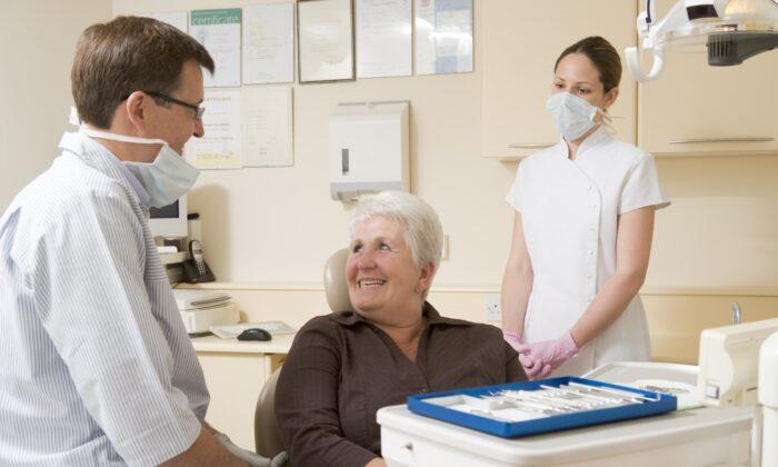 New Dental Treatment Helps Fill Cavities, Insurance Gaps for Seniors