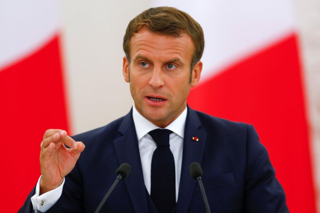 Macron Meets Exiled Belarus Opposition Leader in Vilnius