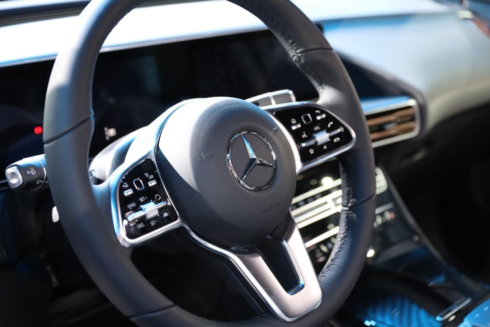 11-Year-Old Saves Grandmother by Driving Her Mercedes-Benz During Medical Emergency