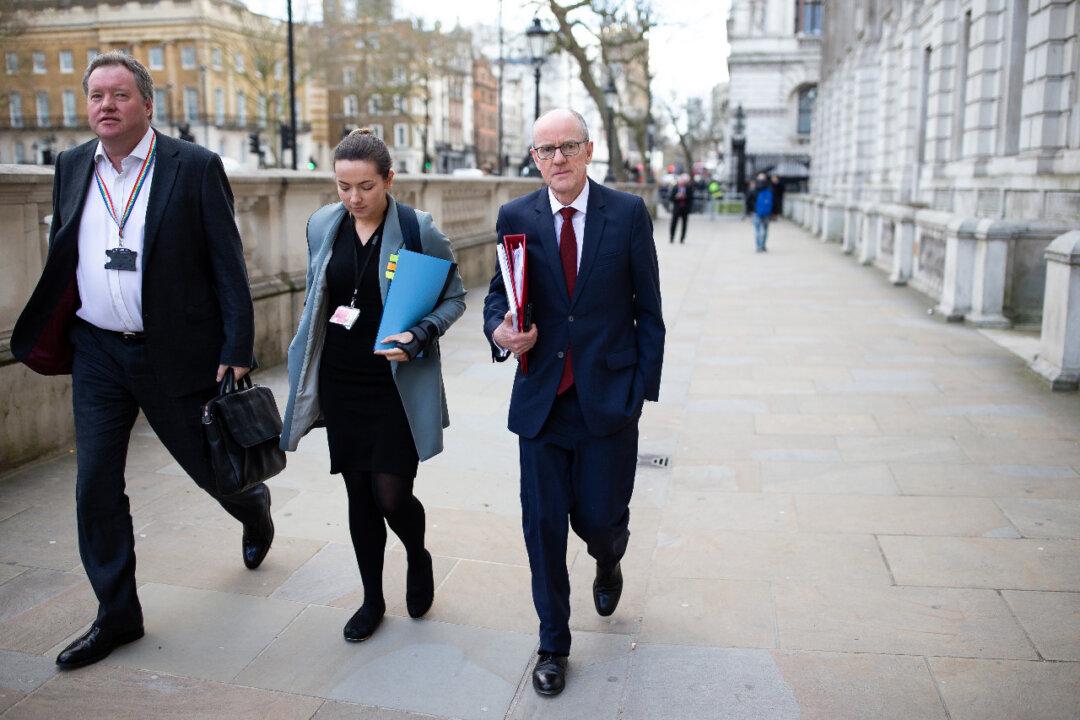 Education Minister Condemns Death Threats Against Pupils Who Dropped Quran in School