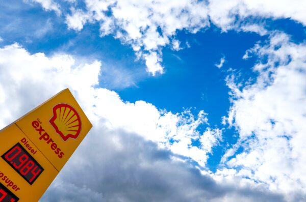 The logo of Royal Dutch Shell is seen at a petrol station in Sint-Pieters-Leeuw, Belgium on April 4, 2016. (Yves Herman/Reuters)
