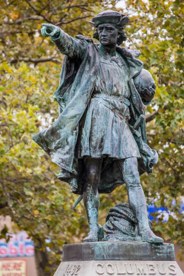 Statue of Christopher Columbus, by Frédéric Auguste Bartholdi, in the Elmwood Historic District of Rhode Island. The statue was removed on June 28, 2020. (Kenneth C. Zirkel CC BY-SA 3.0)