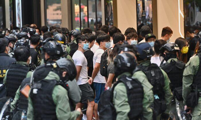 Hongkongers Defy Police Ban, Protest on China’s ‘National Day’