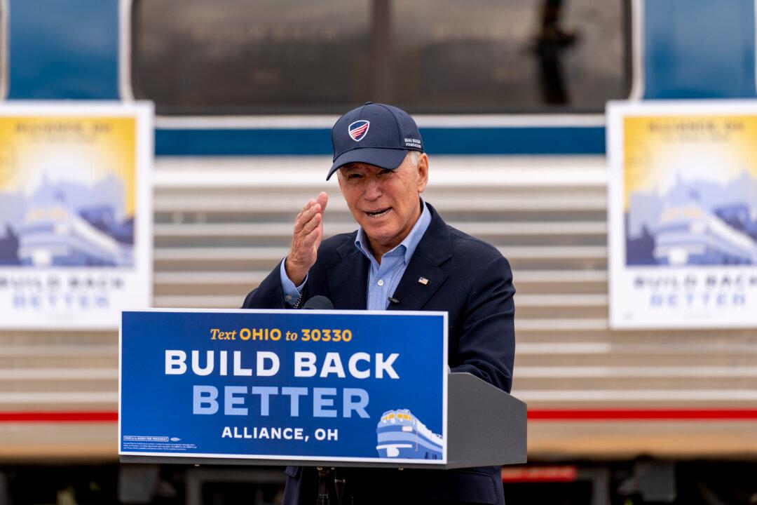 Biden Tours Ohio, Pennsylvania, Promises to ‘Inject Life and Capital’ Into Forgotten Towns